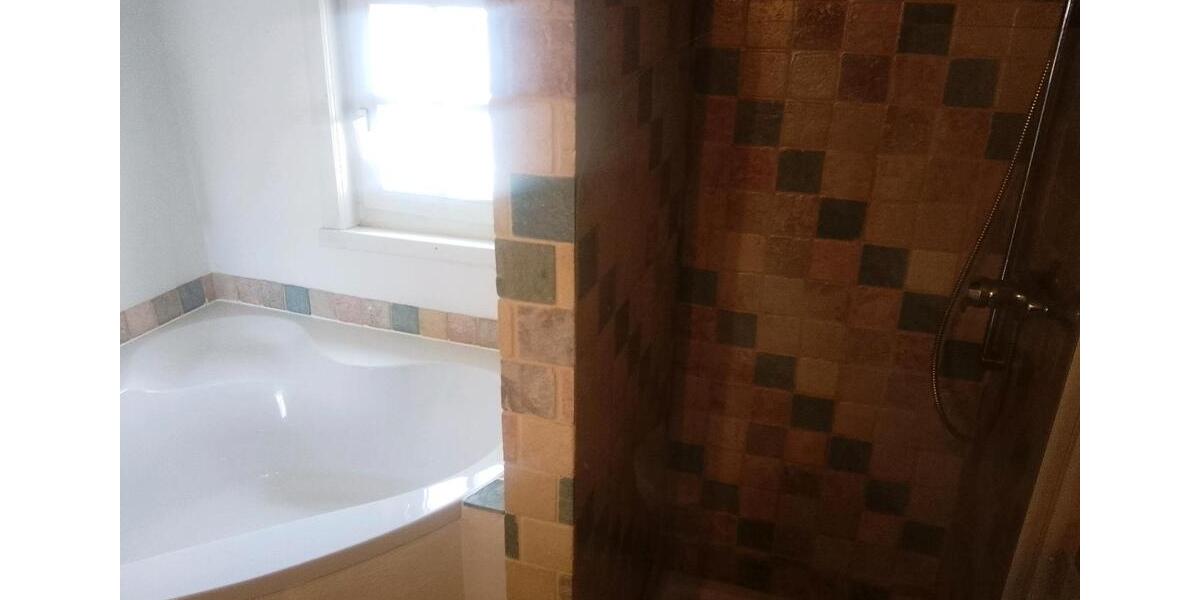 Etagenwohnung Gladenbach - 4 Zimmer, 142 m&sup2;, 1.200&euro; | Angebot:26397959