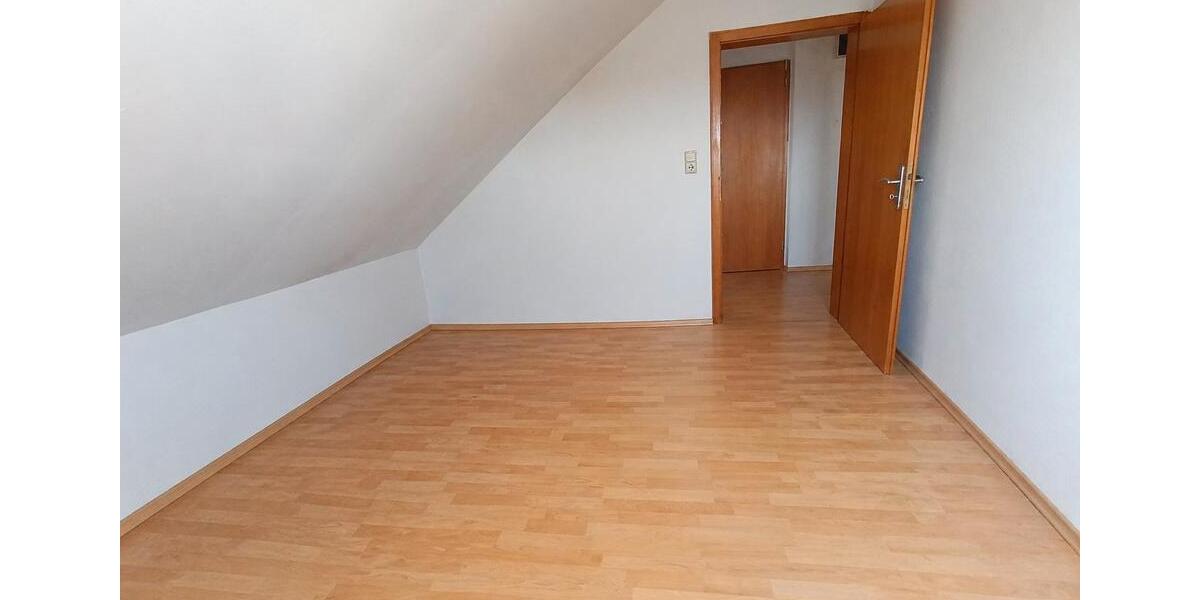 Dachgeschoßwohnung Walldorf - 3 Zimmer, 52 m&sup2;, 620&euro; | Angebot:26537322