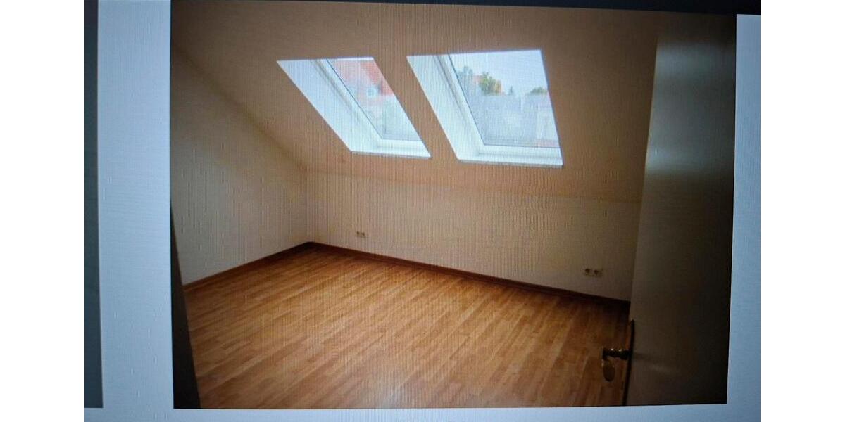 Dachgeschoßwohnung Zwickau Zwickau-West - 3 Zimmer, 62 m&sup2;, 72.000&euro; | Angebot:26150551