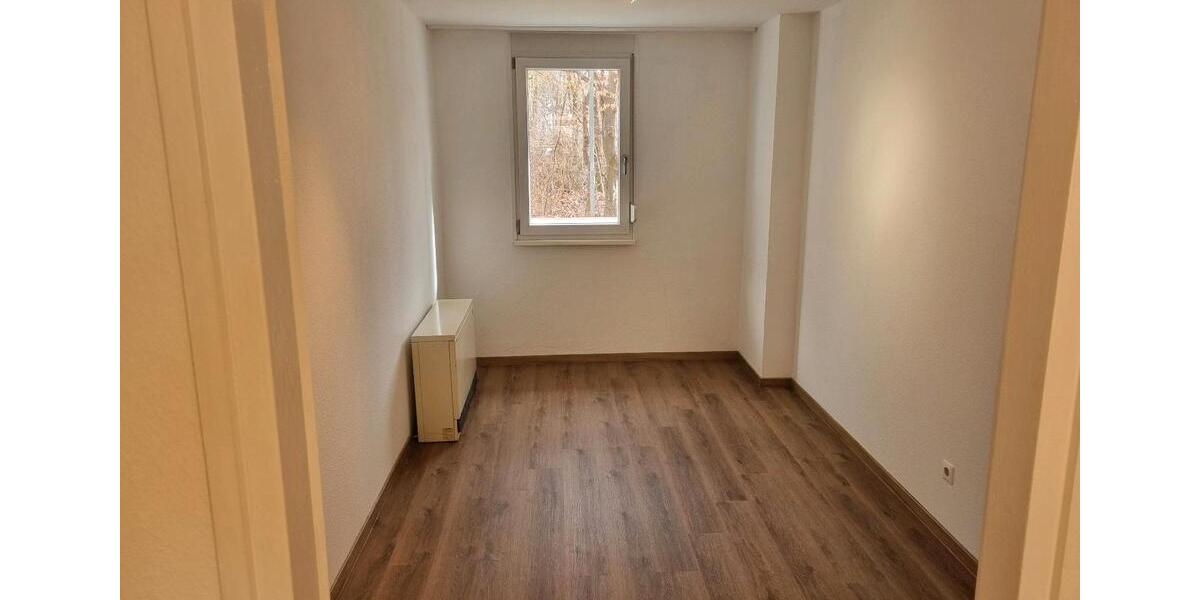 Erdgeschoßwohnung München Thalkirchen-Obersendling-Forstenried-Fürstenried-S - 3 Zimmer, 88 m&sup2;, 1.685&euro; | Angebot:25022755
