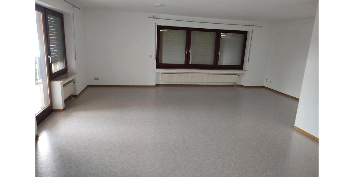 Etagenwohnung Tann (Rhön) - 5 Zimmer, 150 m&sup2;, 800&euro; | Angebot:25902131
