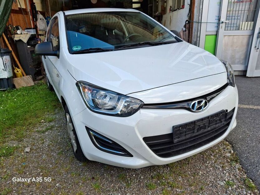 i20
