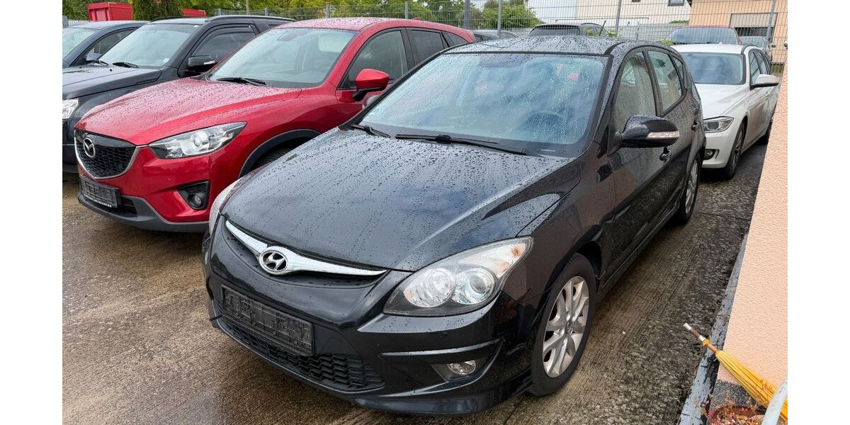 Hyundai i30 180.000 km 2.900 &euro; Bruchsal 76646