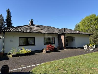 LANDVILLA, FISCHZUCHT, SCHWIMMBAD & SAUNA 7 zimmer