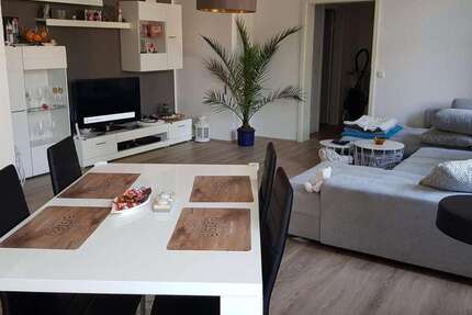 Wohnung zum Mieten in Hildburghausen 400 € 63.29 m²