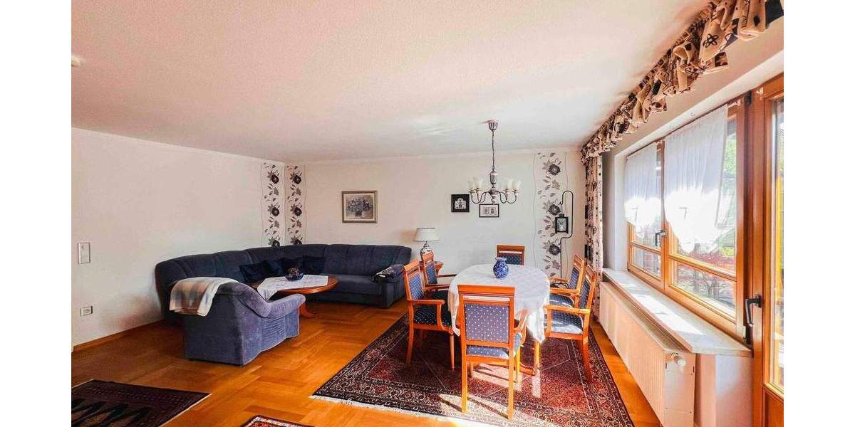 Ein-Zwei- Familienhaus mit großem Grundstück, Sehr Zentral und doch Privat in Luthe 7 zimmer