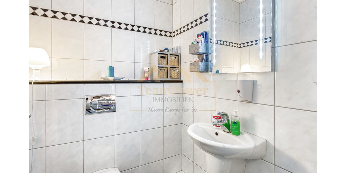 EFH + ELW + Gewerbe (-Halle) - Drei auf einen Streich! - Zweifamilienhaus Großenaspe | Angebot:25904220