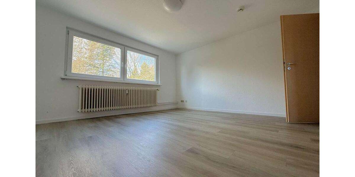 Dachgeschoßwohnung Wilhelmshaven Altengroden - 3 Zimmer, 60 m&sup2;, 400&euro; | Angebot:26090066