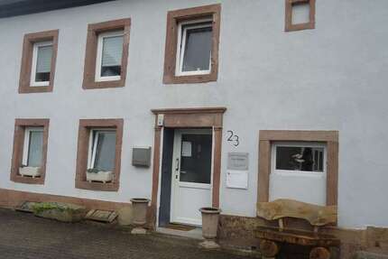 Haus zum Kaufen in Ottweiler 240.000 € 260 m² 9 zimmer