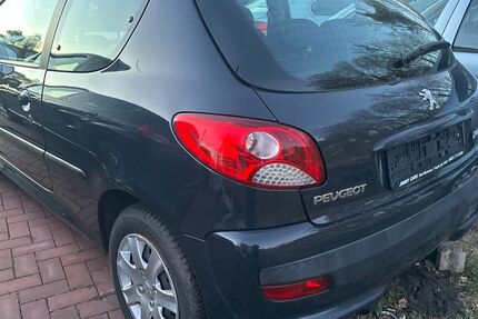 Peugeot 206 173.000 km 2.300 &euro; Lübeck 23560