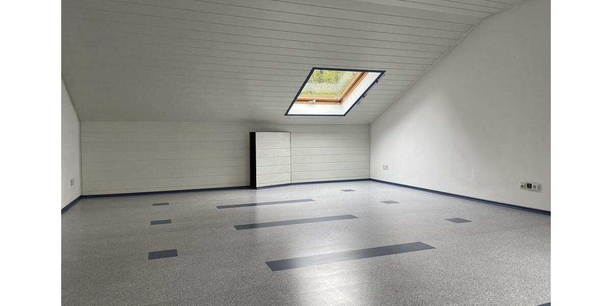 Etagenwohnung Oberderdingen - 3 Zimmer, 120 m&sup2;, 1.100&euro; | Angebot:24748878