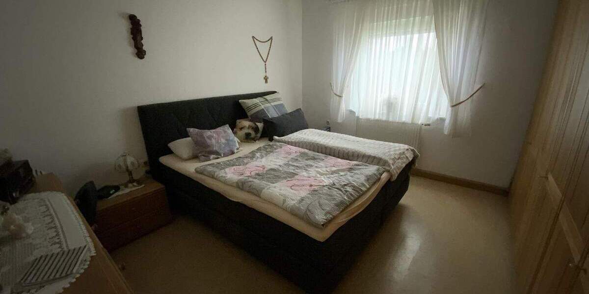 Etagenwohnung Maxhütte-Haidhof Maxhütte - 4 Zimmer, 106 m&sup2;, 219.000&euro; | Angebot:25674604