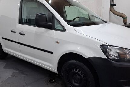 VW Caddy 211.046 km 7.490 &euro; Cottbus 03042