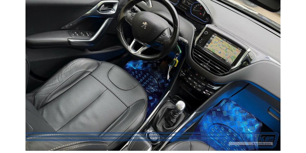 Peugeot 2008 Allure*Pano*Leder*R-Cam*Navi*SHZ*LED*USB* 81.293 km 10.890 &euro; Berlin 13187