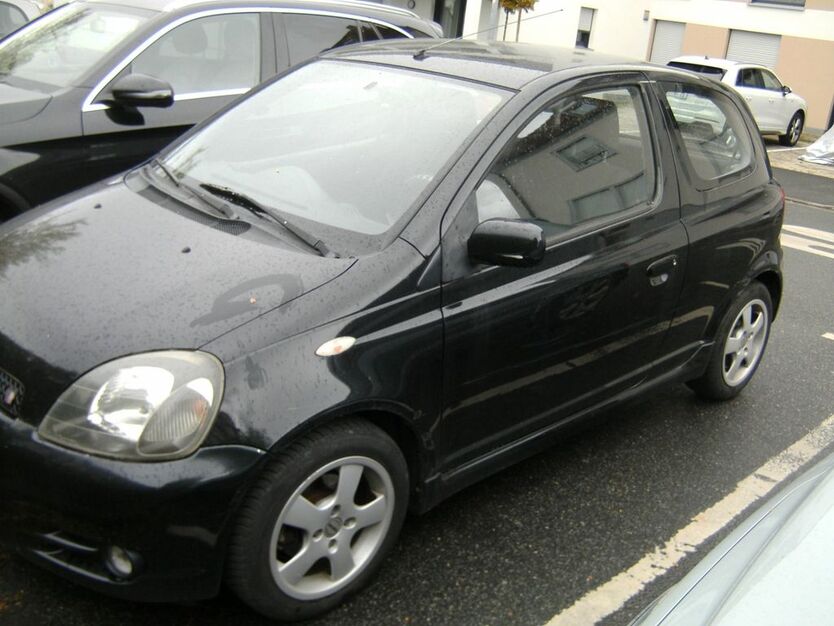Toyota Yaris 162.000 km 3.490 € Aschaffenburg 63743