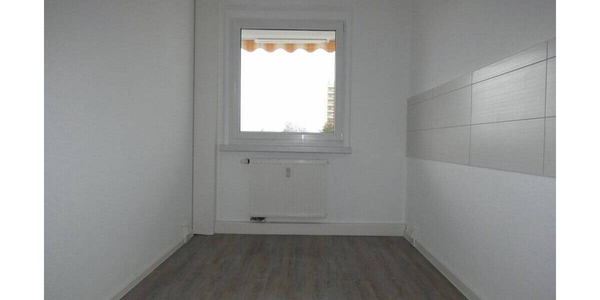 Etagenwohnung Zwickau / Eckersbach Eckersbach - 3 Zimmer, 70 m&sup2;, 350&euro; | Angebot:26695371