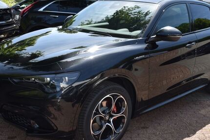 Alfa Romeo Stelvio 4.950 km 52.960 € Hamburg 22391