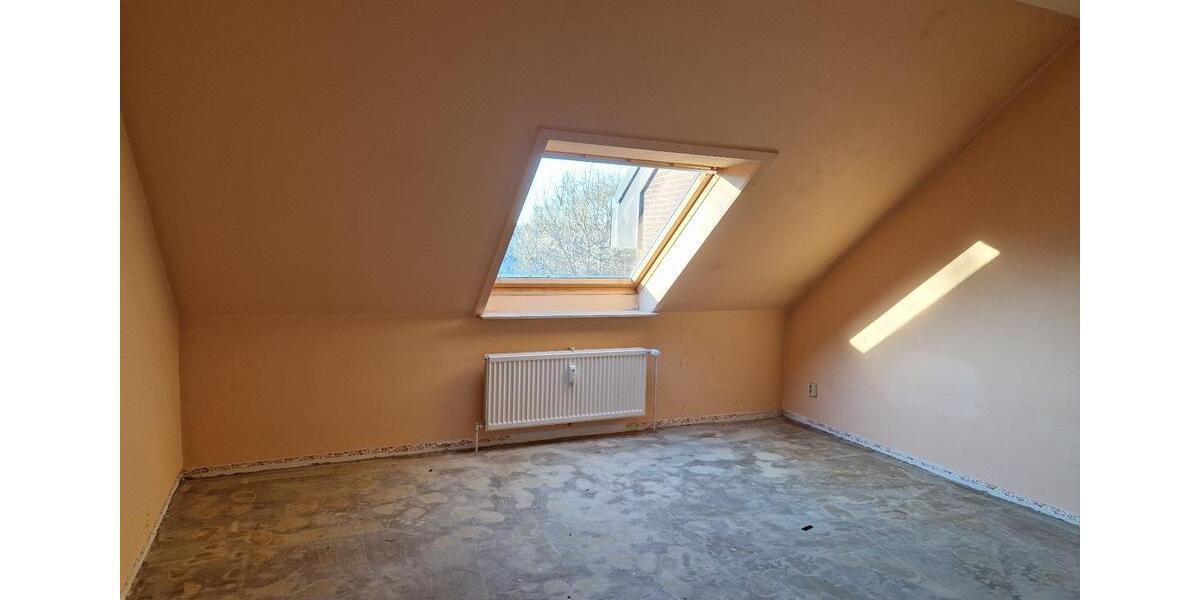 Dachgeschoßwohnung Schleswig - 3 Zimmer, 87 m&sup2;, 122.000&euro; | Angebot:26399745