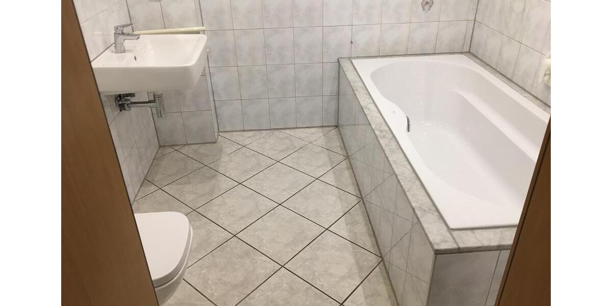 Erdgeschoßwohnung Bürstadt - 3.5 Zimmer, 77 m&sup2;, 770&euro; | Angebot:25174833