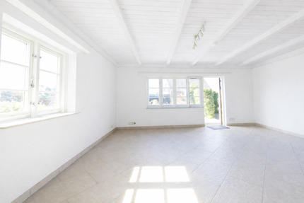 Haus Dörphof - 8 Zimmer, 163 m&sup2;, 1.750&euro; | Angebot:25320800