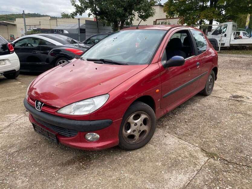 Peugeot 206 130.500 km 600 € Bonn 53227