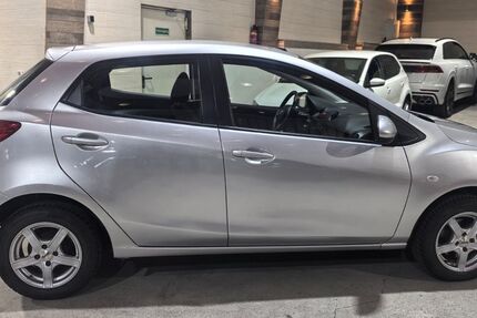 Mazda 2 89.953 km 7.600 &euro; Voerde 46562