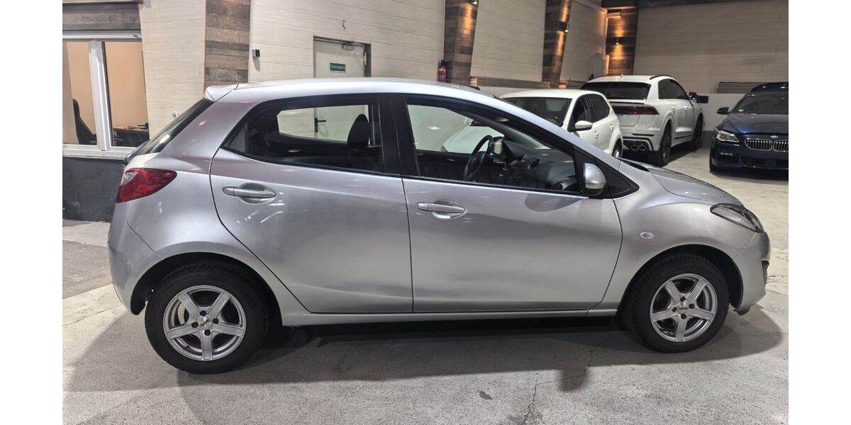 Mazda 2 89.953 km 7.600 &euro; Voerde 46562
