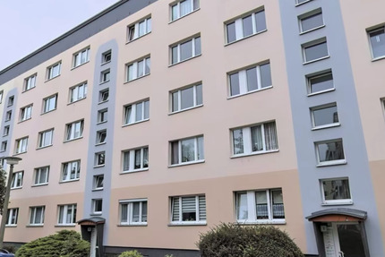 Sanierte Wohnung mit Balkon und Einbauküche