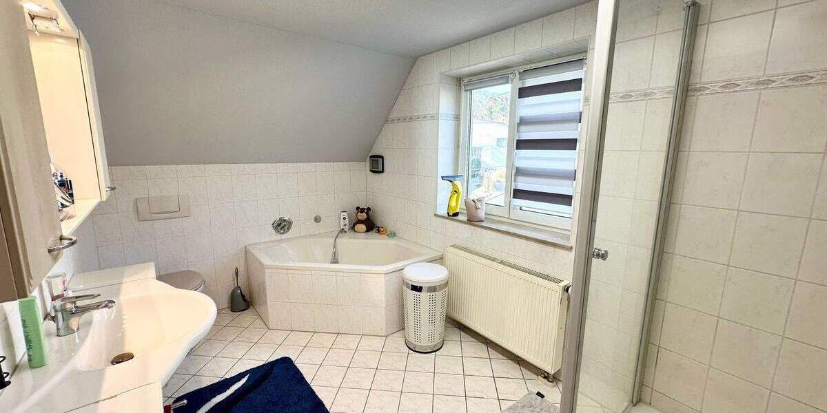 Doppelhaushälfte Freital - 6 Zimmer, 167 m&sup2;, 450.000&euro; | Angebot:25476510