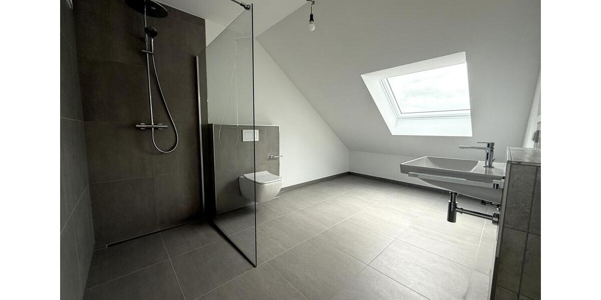 Dachgeschoßwohnung Bremen Schwachhausen - 2 Zimmer, 92 m&sup2;, 1.750&euro; | Angebot:26676601