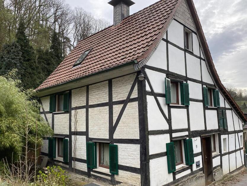 Fachwerkhaus mit Charme & großem Grundstück für Tierfreunde