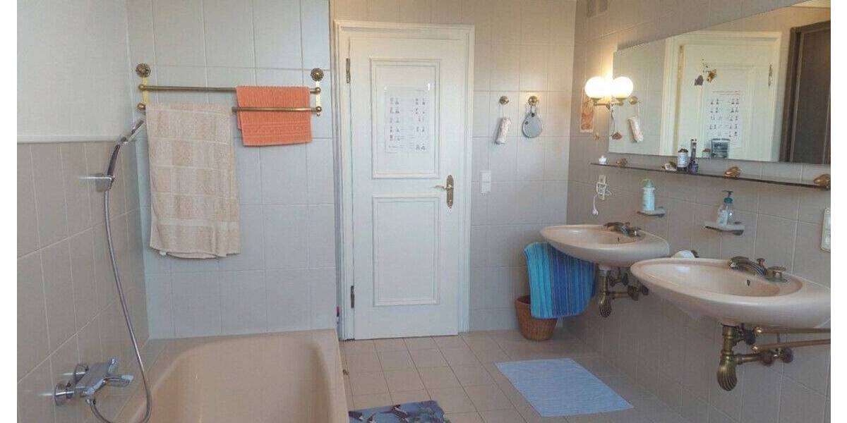 Einfamilienhaus Offenburg Nordoststadt - 9 Zimmer, 348 m&sup2;, 1.190.000&euro; | Angebot:26820465
