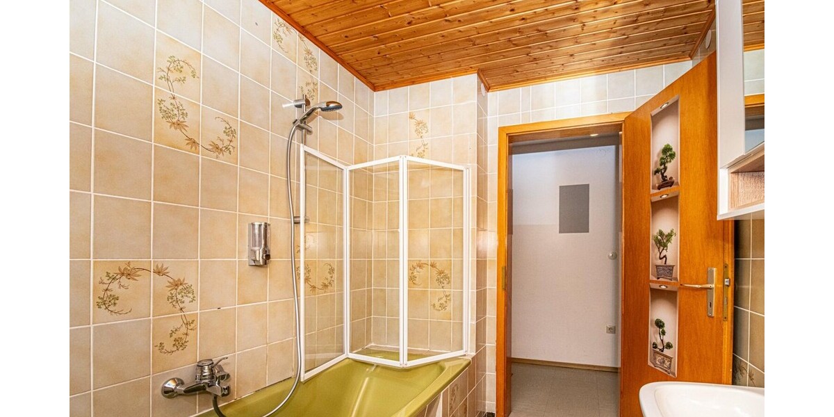 Vielseitiges Mehrfamilienhaus in Furth im Wald - Mehrfamilienhaus, Wohnhaus Furth im Wald | Angebot:27315678
