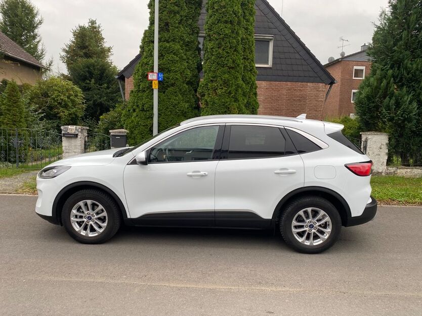 Ford Kuga 6.300 km 22.000 € Leverkusen 51373