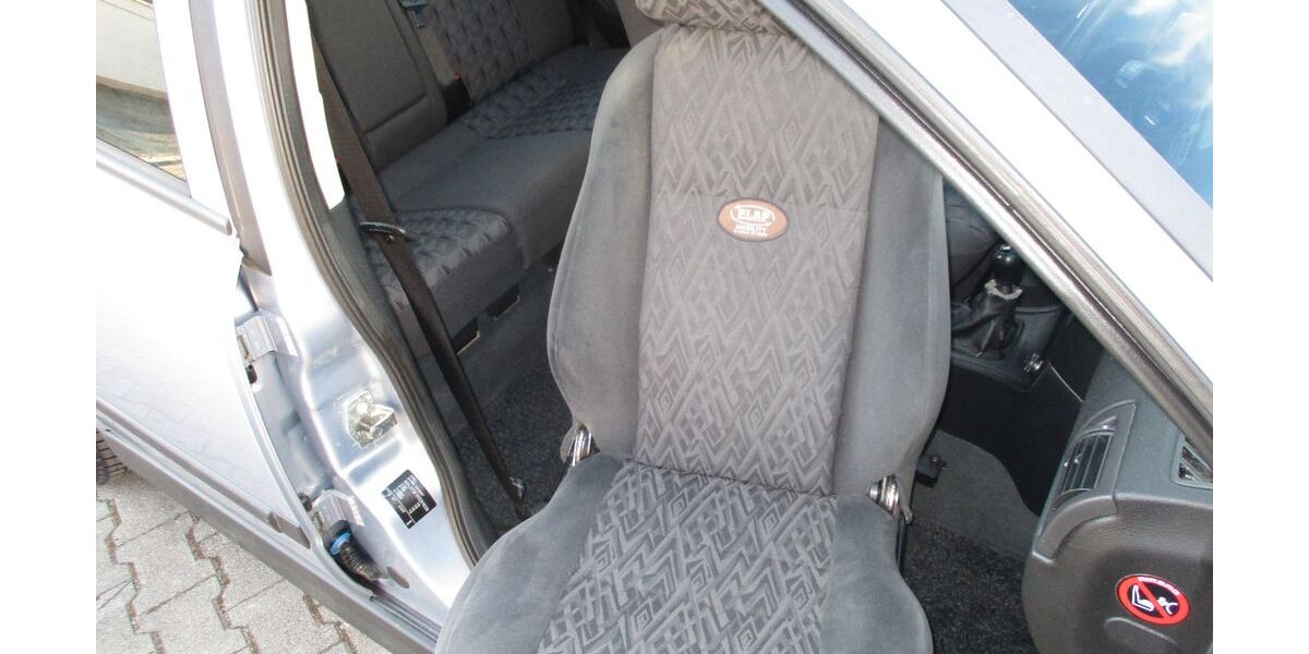 Opel Astra 131.000 km 2.888 &euro; Oberasbach 90522