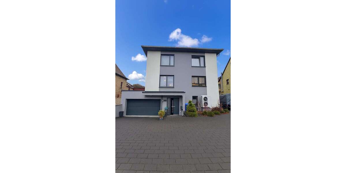 Haus zum Kaufen in Oberderdingen 1.100.000 € 270 m² 10 zimmer