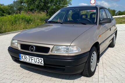 Opel Astra 32.850 km 4.100 &euro; Krakow 31-45
