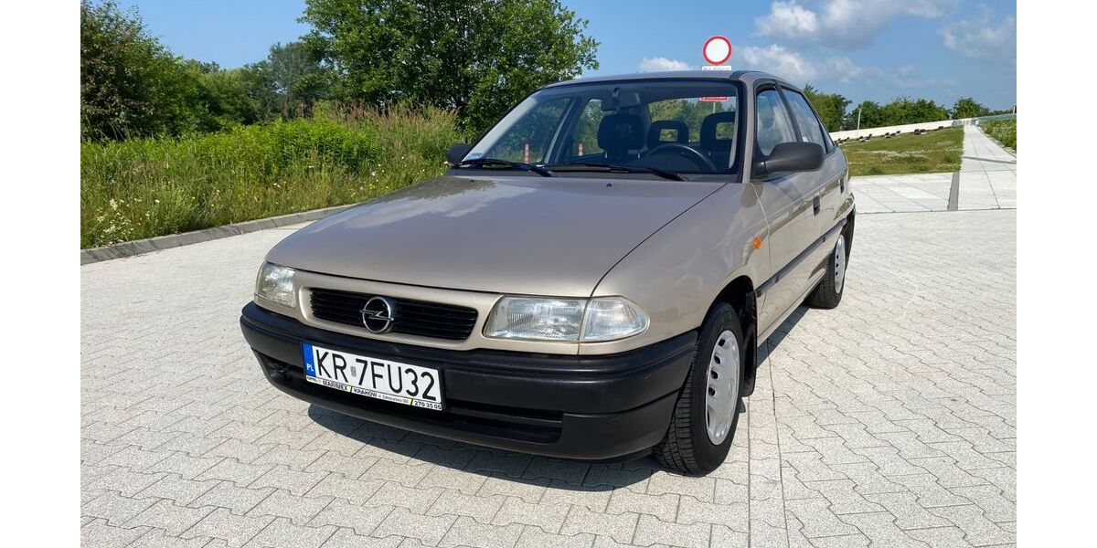 Opel Astra 32.850 km 4.100 &euro; Krakow 31-45