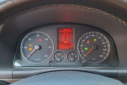 VW Touran 225.000 km 750 &euro; Bayerbach 94137