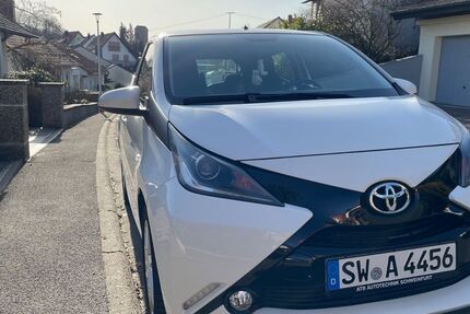 Toyota Aygo (X) 64.000 km 6.900 &euro; Bergrheinfeld 97493