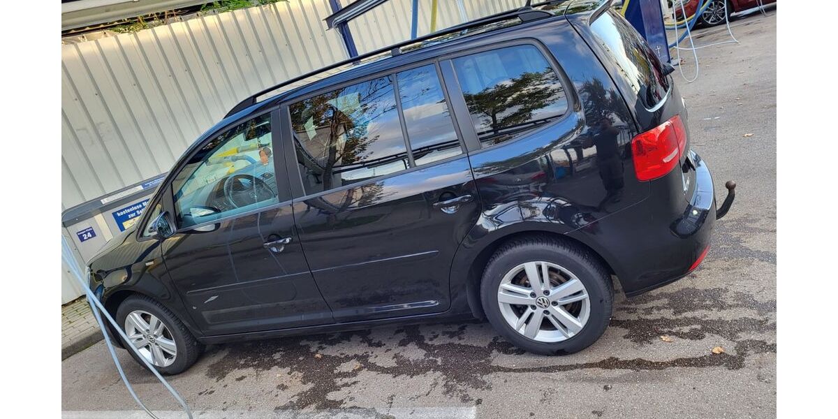 VW Touran 207.000 km 8.200 &euro; München 81541
