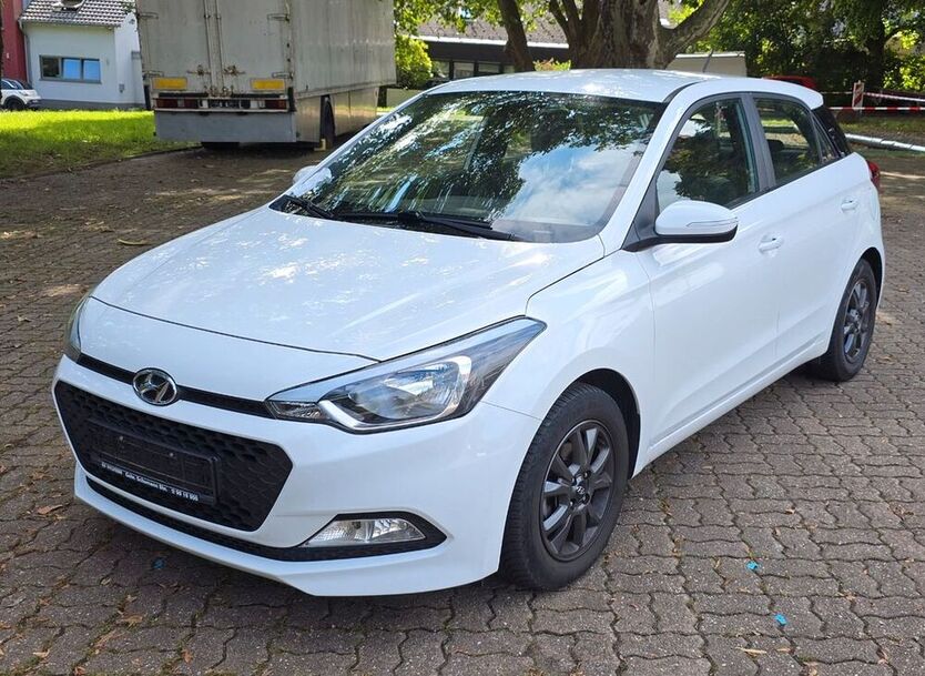i20
