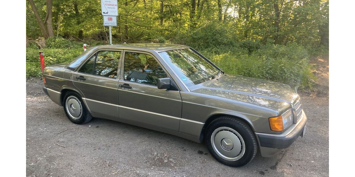 Mercedes-Benz 190 210.000 km 4.900 &euro; Dortmund 44309