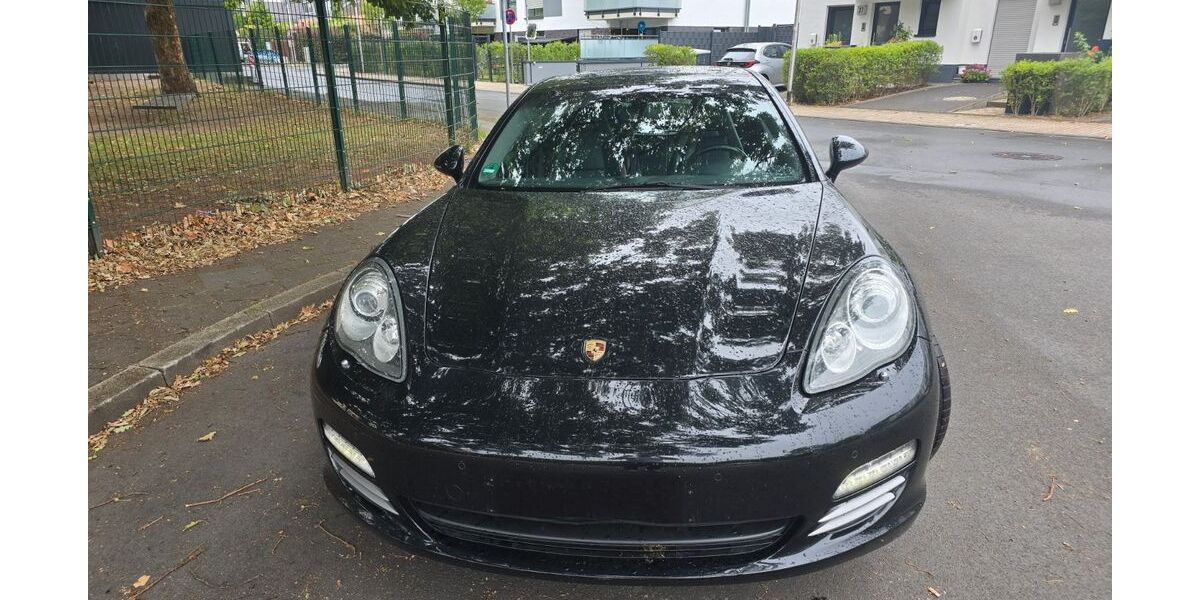 Porsche Panamera 222.000 km 16.250 &euro; Monheim 40789