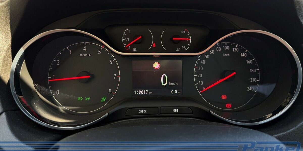 Opel Grandland Innovation*AHK*E-Koffer*Pano*Car-Play* 169.817 km 10.890 &euro; Berlin 13187