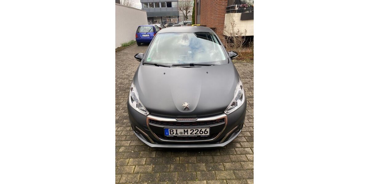 Peugeot 208 99.100 km 7.950 &euro; Bielefeld 33613