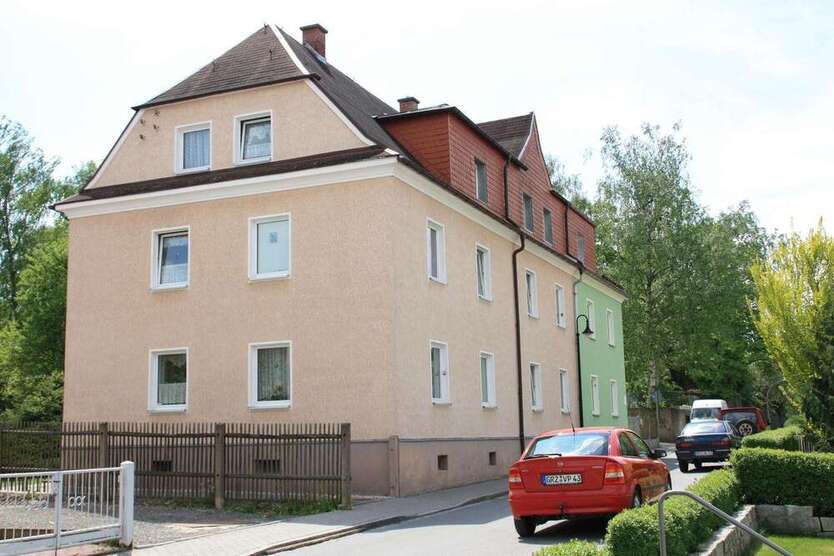 Wohnung zum Mieten in Auma 274,70 € 53.94 m²