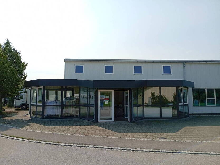 Zweigenerationshaus & Gewerbehalle | 1.920 m² Grundstück | 1.440?€umbauter m²