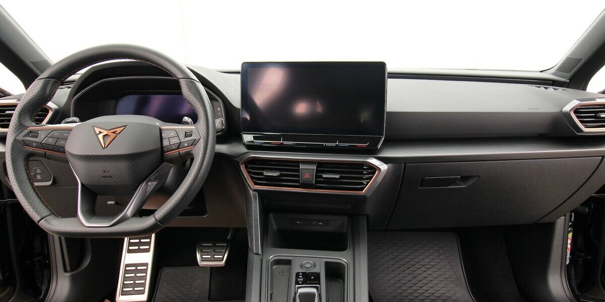 Cupra Leon Sportstourer e-HYBRID 6-DSG NAVI+LED+KAMERA 14.722 km 28.900 &euro; Hagenow 19230