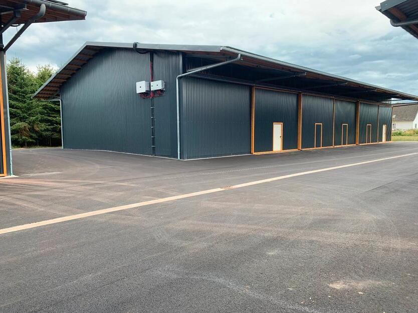 LagerhalleGewerbehalleMiethalle(648m² oder 2x324m²) zimmer